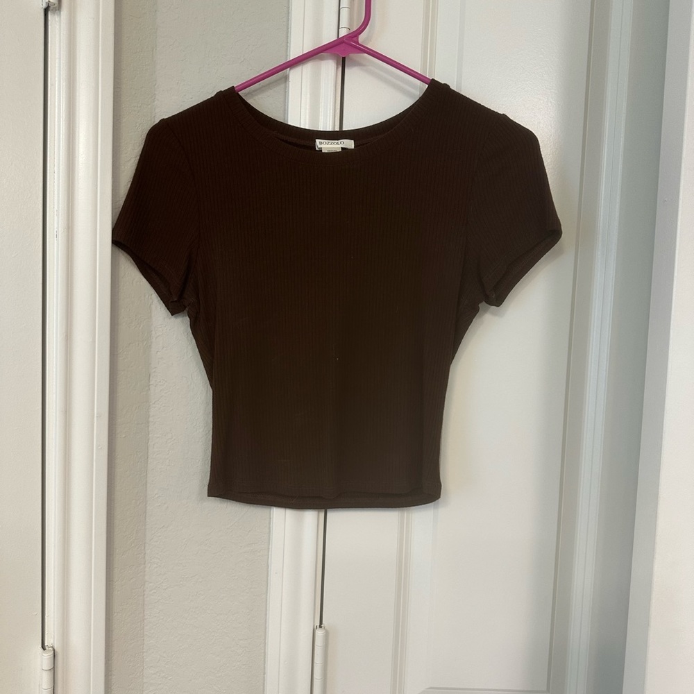 Cropped ribbed brown shirt